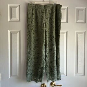 Beautiful Isaac Mizrahi lined lace ankle pants